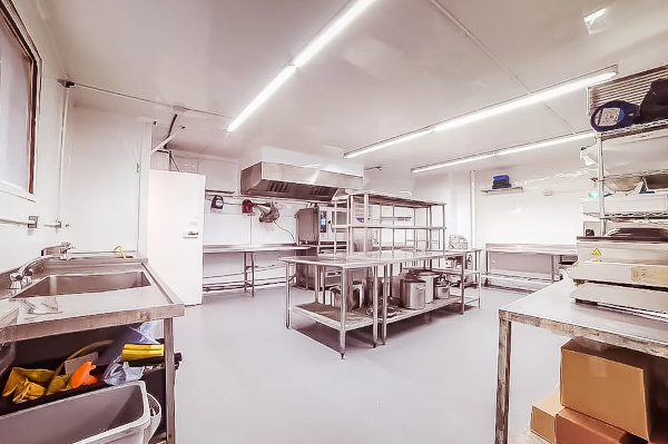 huge_5_star_commercial_dark_kitchen_in_hackney_wick_e32nt_01